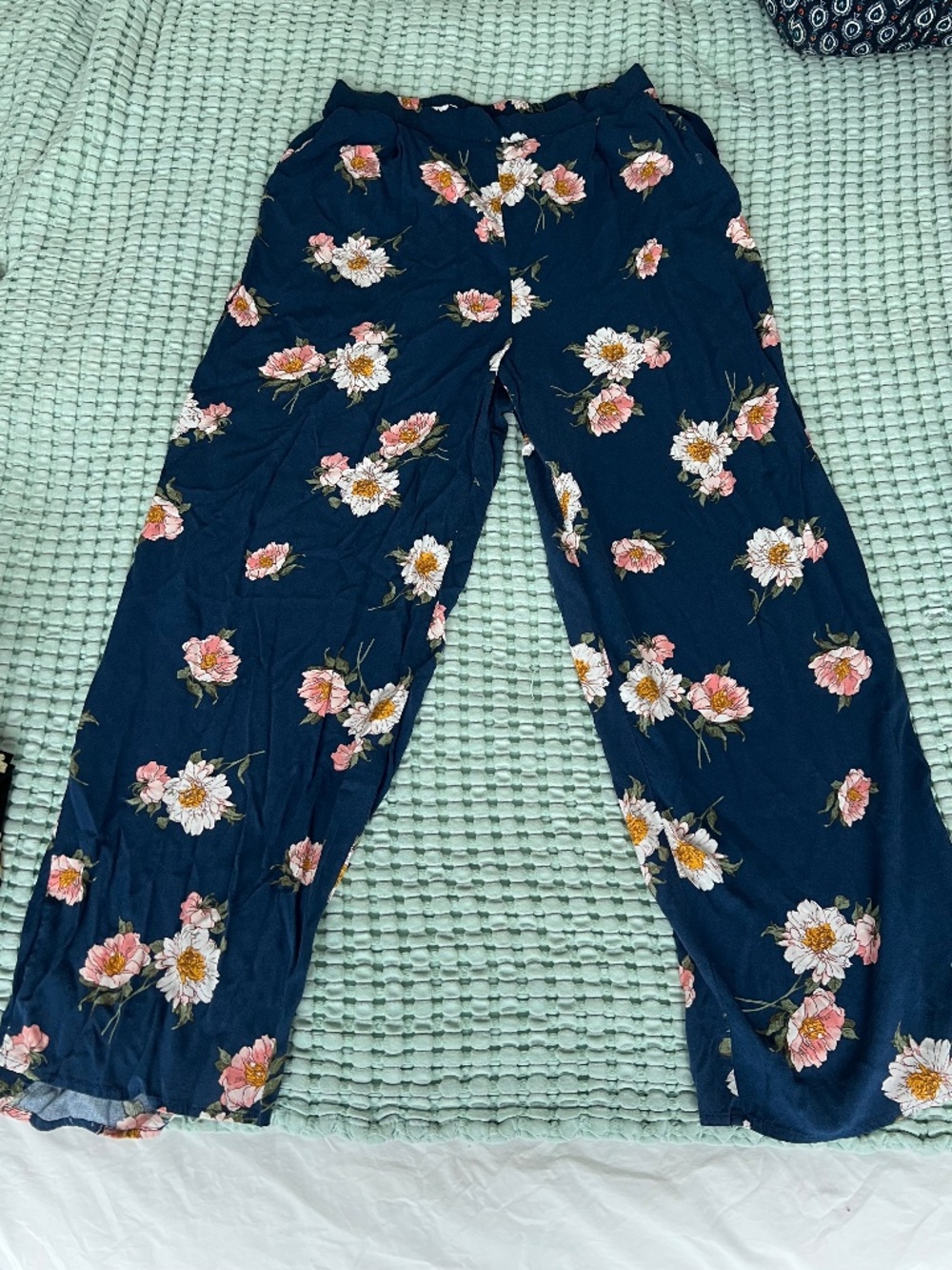 Xhilaration blue floral pants